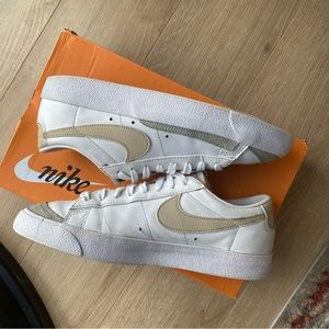 Women’s Nike Blazer Sneakers Low '77 White and Tan Leather and Suede Rubber Sole